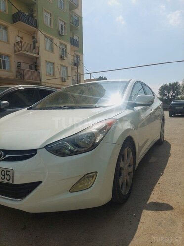 Hyundai Elantra-5