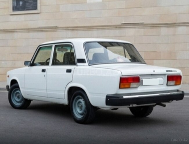 LADA (VAZ) 2107-2