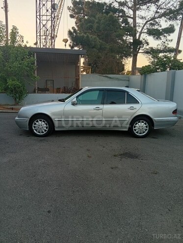 Mercedes E 220-5