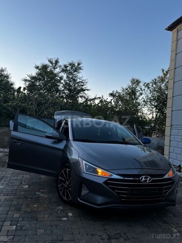 Hyundai Elantra-3