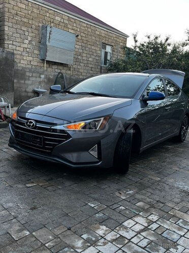 Hyundai Elantra-4