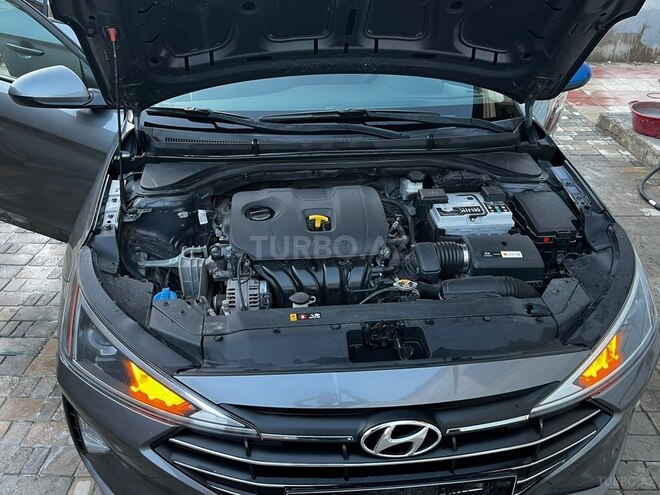 Hyundai Elantra-8