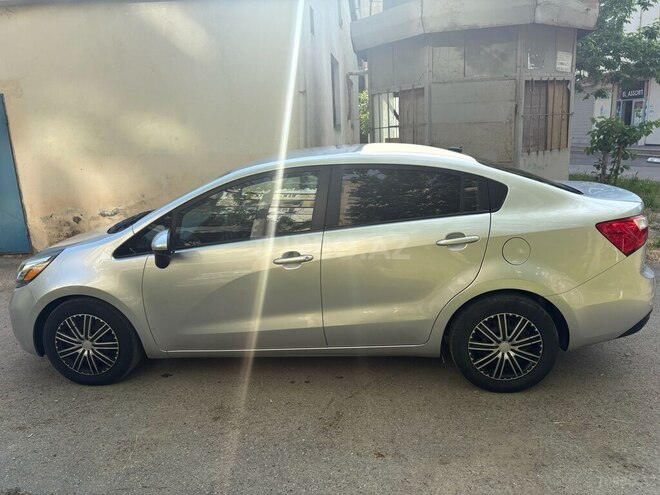 Kia Rio-5
