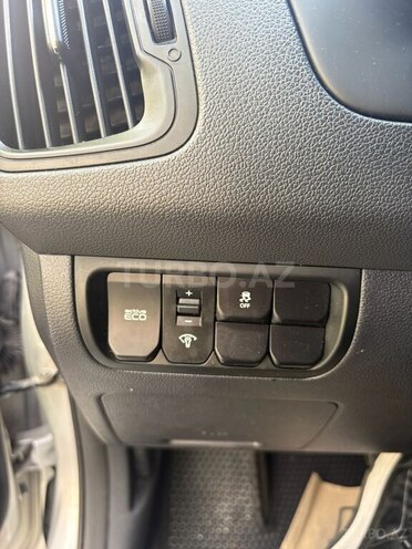 Kia Rio-7