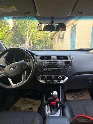 Kia Rio-10