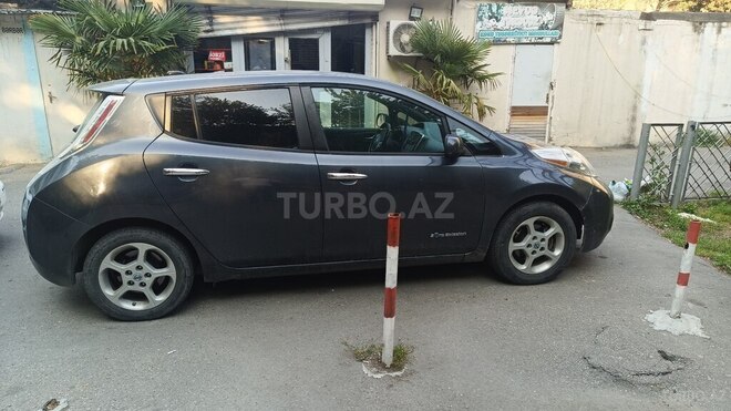 Nissan Leaf-3