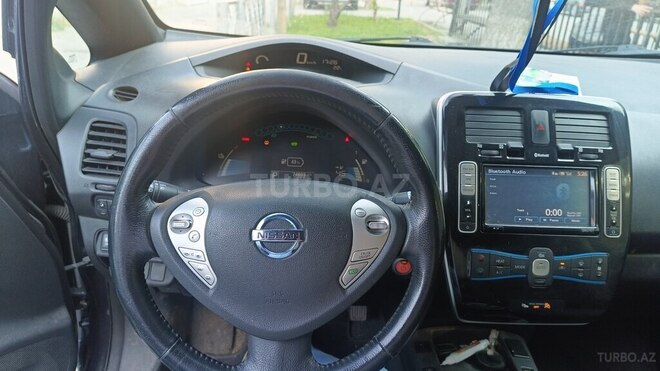 Nissan Leaf-5