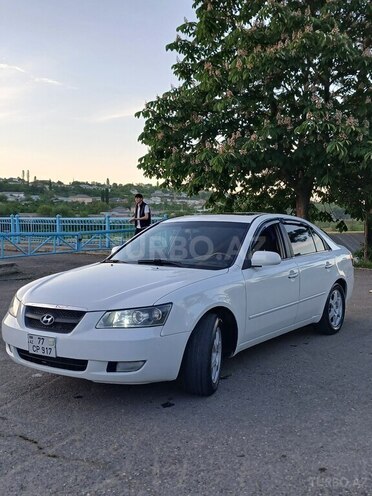 Hyundai Sonata-12
