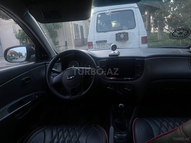 Kia Rio-5