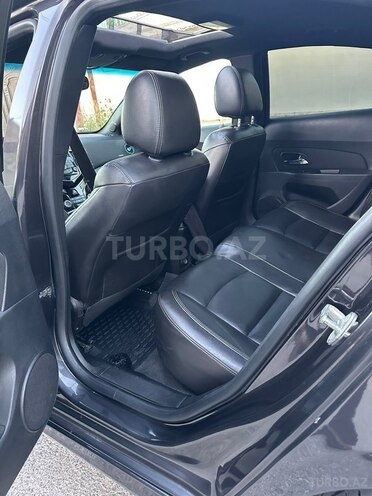 Chevrolet Cruze-16