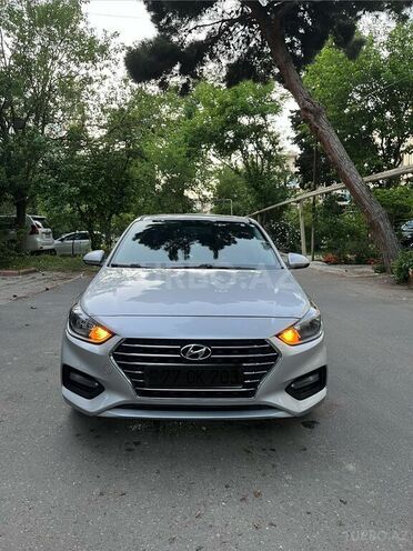 Hyundai Accent-1