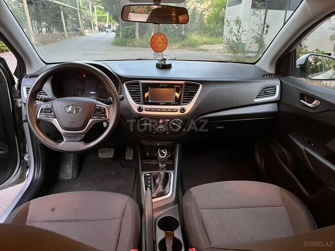 Hyundai Accent-3