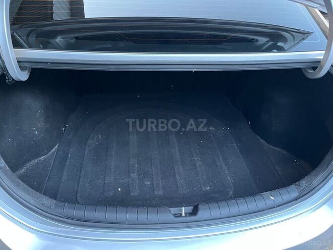 Hyundai Accent-8