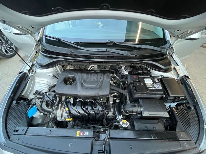 Hyundai Accent-9