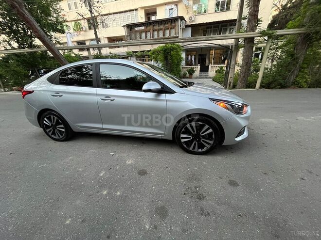 Hyundai Accent-6