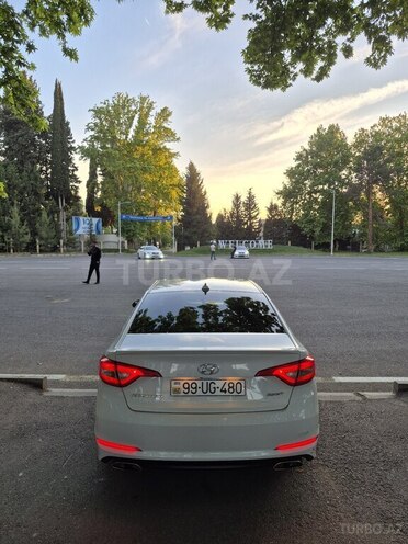 Hyundai Sonata-4