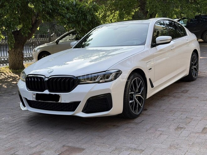BMW 530e-1