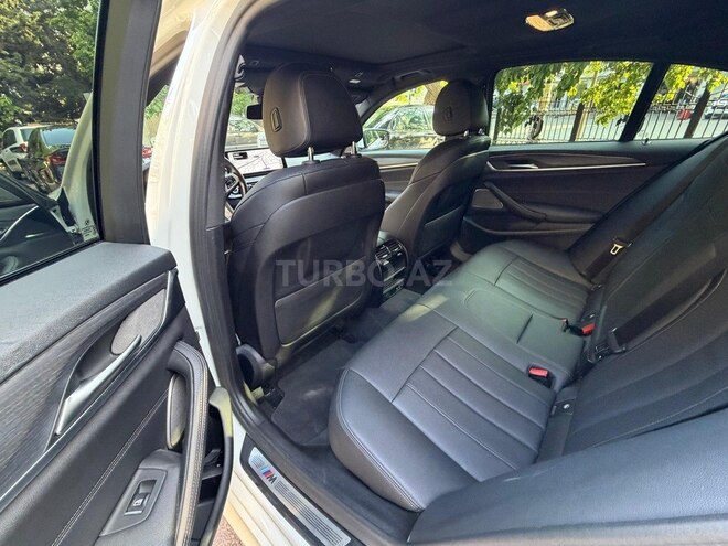 BMW 530e-13
