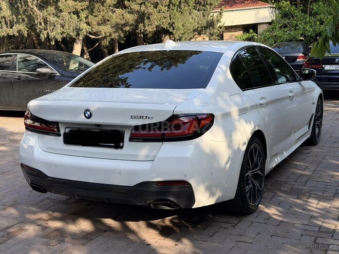 BMW 530e-7