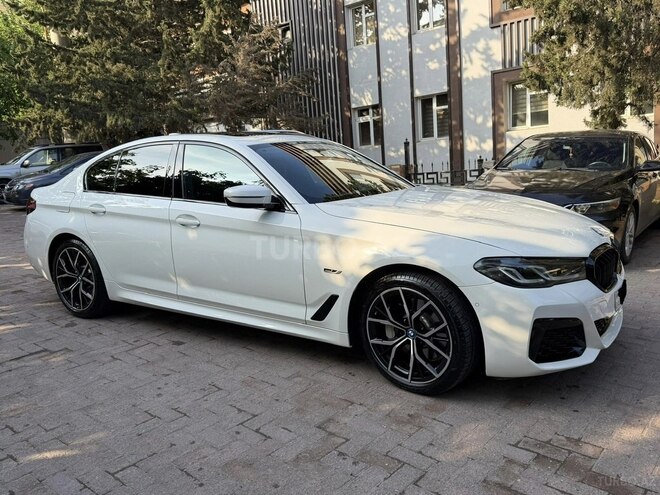 BMW 530e-5