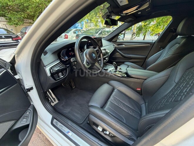 BMW 530e-11