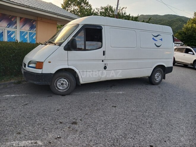 Ford Transit-16