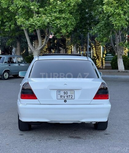 Mercedes C 200-11