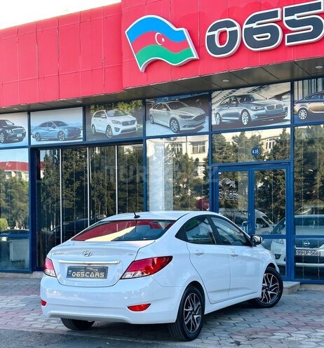Hyundai Accent-14