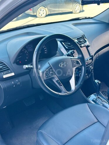 Hyundai Accent-7