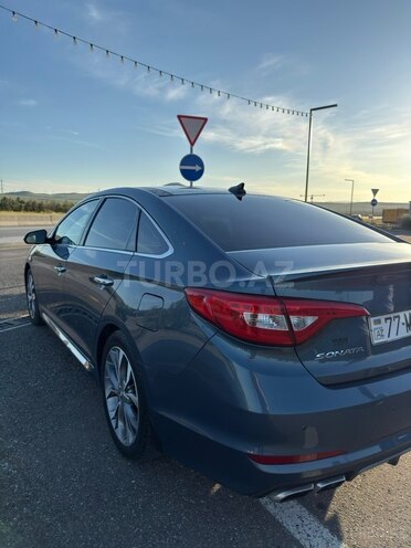 Hyundai Sonata-4
