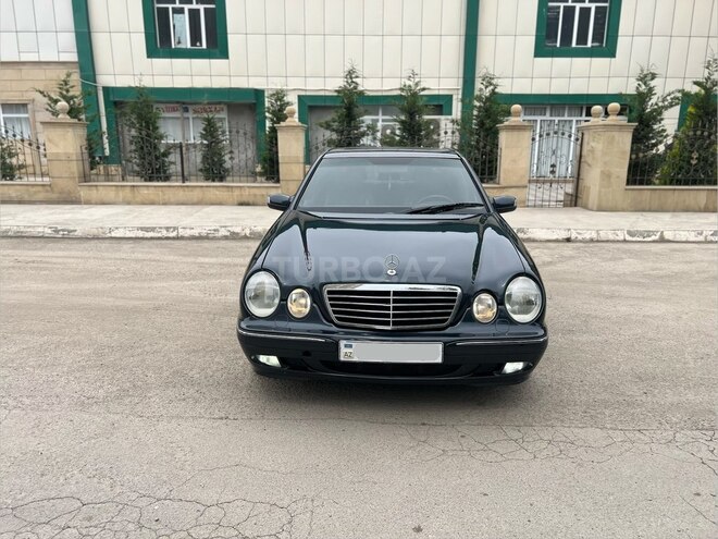 Mercedes E 240-1