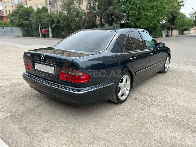 Mercedes E 240-10