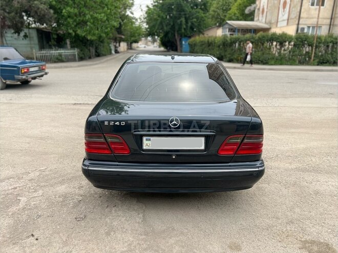 Mercedes E 240-9