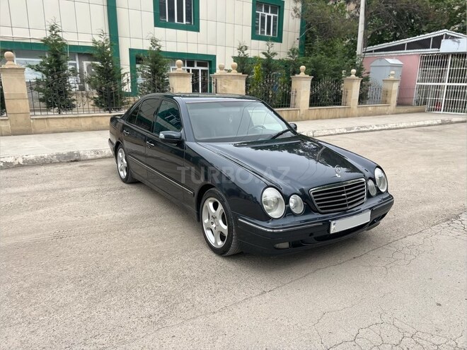 Mercedes E 240-4