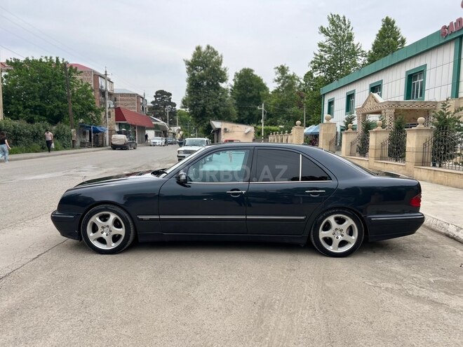 Mercedes E 240-7
