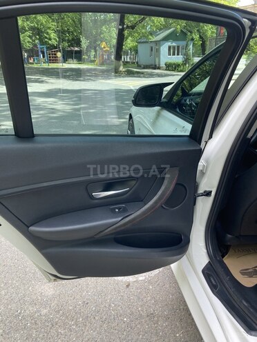 BMW 320d-21