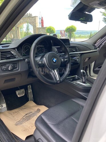 BMW 320d-15