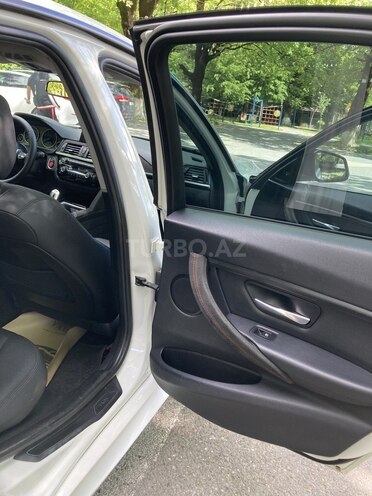 BMW 320d-13