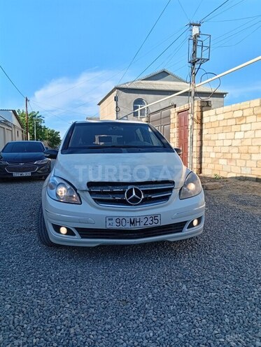 Mercedes B 200-1