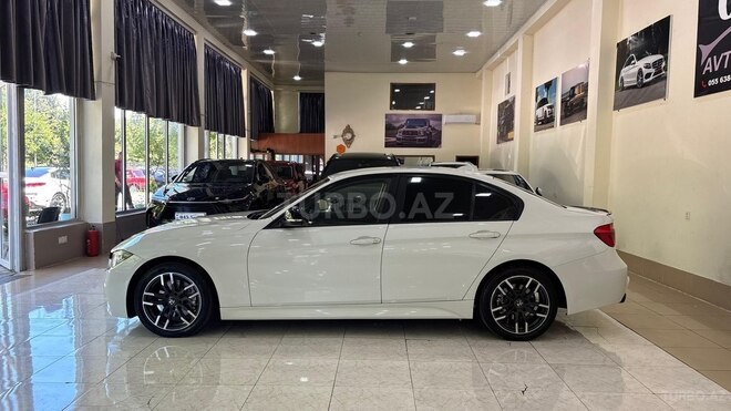 BMW 330-2