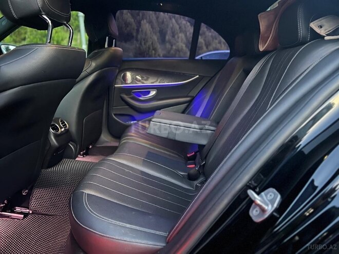 Mercedes E 300-13