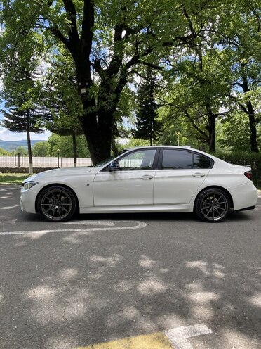 BMW 320d-4