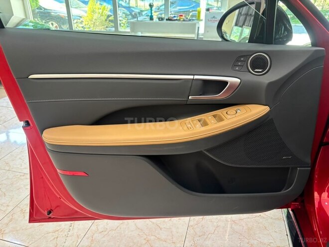 Hyundai Sonata-18