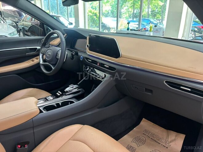 Hyundai Sonata-12