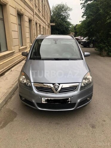 Opel Zafira-1