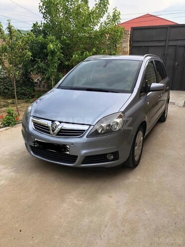 Opel Zafira-5
