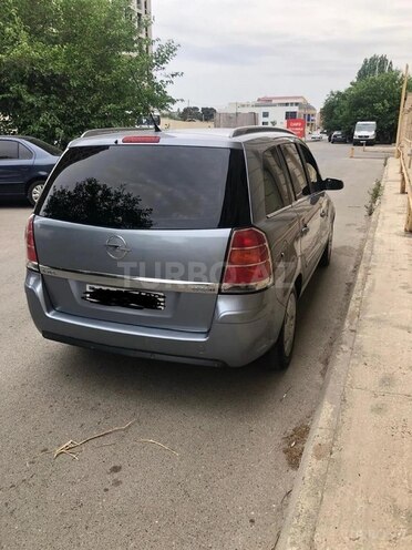 Opel Zafira-2