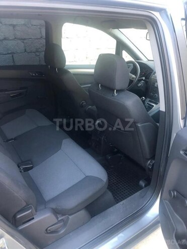 Opel Zafira-11