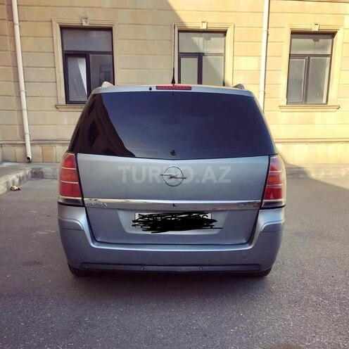 Opel Zafira-10