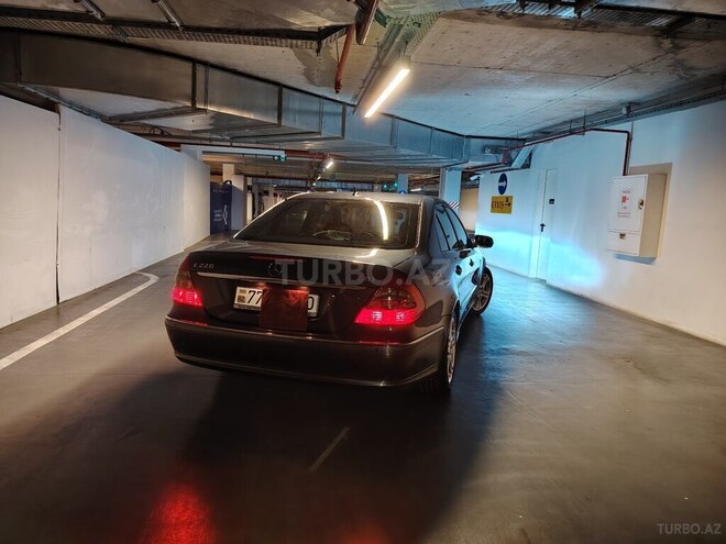 Mercedes E 220-5